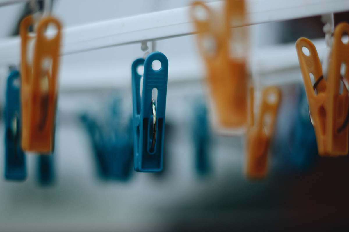 new delhi orange and blue plastic clothes clips india
